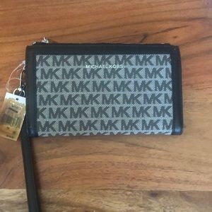 Michael kors wallet nwt